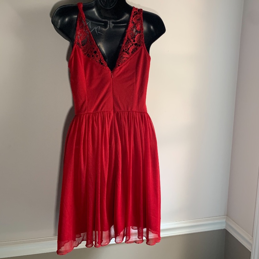 Dress - Picture 2 of 3